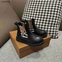 Nya designer barnstövlar läder babyskor storlek 26-35 högkvalitativ martens inklusive Box Elastic Band Toddler Sneakers Nov25