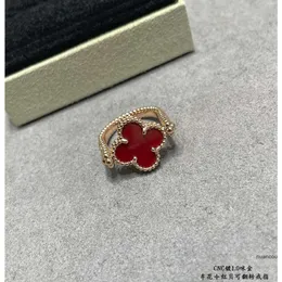 Van Clef Armband Clover Vintage Cluster Rings Van Brand Designer Copper med 18K Gold Plated Red Four Leaf Clover Charm Ring för kvinnor med Box Party -gåva