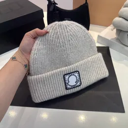 Beanie Designer Beanie Luxury Beanie Hat Mizaç Moda Beanie Örme Şapka Sıcak Mektup Üçgen Tasarım Şapka Noel Hediye Yüksek Kaliteli Şapka 4 Stiller Çok İyi