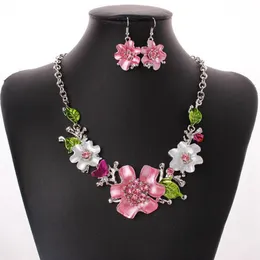 3set Europe och America Fashion Sweet Temperament Emamel Flowers with Crystal Halsband örhängen Set Ms Jewelry Gift265s