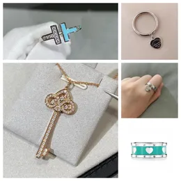 Nouveaux anneaux de mode Accessoires de robe Fidget Ring Spinner Ring Moon Heart Ring pour femmes hommes bijoux plaqués platine cadeaux d'anniversaire cadeaux de Noël avec boîte