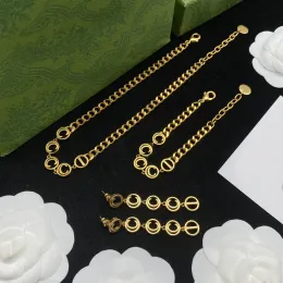 Womens Bracelet Necklace Golden Jewelry Set Designer Earrings Stud Bracelets Love Hoop Earings Chain Necklaces G Luxury Ladies Party Gift With Box 23122BDD