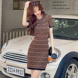 Grundlegende Freizeitkleider Designer-Luxus Yuqi Senhora do Escritorio Vestido de Malha Verao Casual Fino Pescoco Manga Curta Sexy Mini-Kleider für elegantes Jacquard