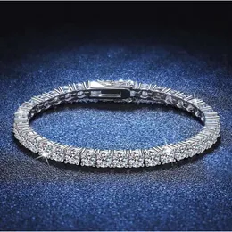 Fashion Trend Four Claw Inlaid Design Tennis Bracelet White Color 925 Sterling Silver Moissanite Main Stone
