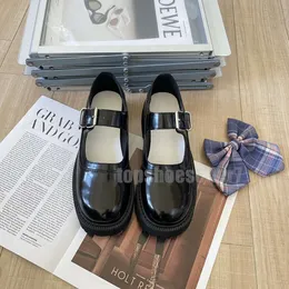 デザイナーMM6シューズMasion Margiela Loafersレディースサンダルプラットフォームバックルチェンキーメアリージェーンローファー