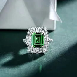 Pierścionki ślubne Huitan Wspaniały zielony sześcienne cyrkonia dla kobiet genialne akcesoria zaręczynowe matki urodzinowe modne biżuterię 231201