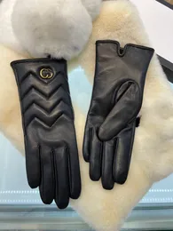 Women Designer Mitten Sheepskin G Loves Winter Luxury äkta lädermantens Brands Purple Fingers Glove Warm Cashmere inuti Pekskärmens gåva QQ