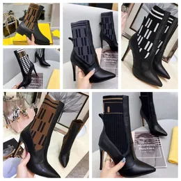 2024 Najlepsze designerskie luksusowe buty motocyklowe damskie buty jesienne buty Martin Boots Classic Plaid Naked Boots