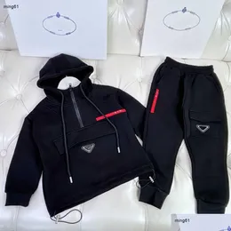 Giyim Setleri Erkek ve Kız İçin Marka Takipleri Yüksek Kaliteli Bebek Kapşonlu Ceket Seti Çocuk Boyutu 110-160 Cm Yarım Zip Hoodie Sweetpants OC DHAKX