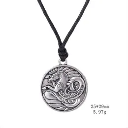 Seahorse Totem Pendant Halsband Antik Silverhänge Nautiska smycken Manliga irländska amulettsymboler Halsband2908