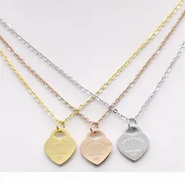 Stainless steel heart-shaped necklace T necklace short female jewelry 18k gold titanium peach heart necklace pendant for man319G