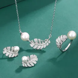 S925 Sterling Silver Silver Leafore Pearl أقراط قلادة قلادة المجوهرات للنساء اللامعة المصممة الكريستالية مصمم ريشة قلادة حلقات الأذن