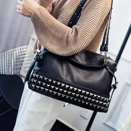 Evening Bags Fashion Large-capacity Rivet Crossbody Bag High-end European Shopper Tote Leather Womens Shoulder Messenger Handbags
