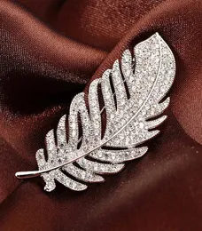 Lüks Broş Tasarımcı Broşlar Takı Moda Zirkon Ayar Pimleri İnci Broşlar Titanyum, Erkekler ve Kadınlar İçin Gümüş Kaplama N8727411