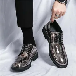 Dress Shoes With Lacing Thick Bottom Mans Wedding Bride Evening Dresses Sneakers Sports Collection Sapato Vietnam XXW3
