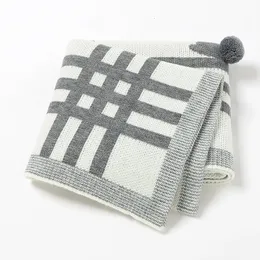 Coperte Fasce in maglia Morbida nata Ragazza Ragazzo Simpatico coniglio Plaid Biancheria da letto Trapunta per culla Moda Pompon Bambino Passeggino Fasciatoio 231202