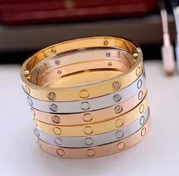2024 Brand Luxury 18K Gold Men Bracelet Fashion Couple Cuff Designer Bracelet for Women High Quality 316L Stainless Steel Bracelet Jewelry