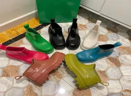 New Fashion Boots Luxury Designer Jelly Shoes Outdoor Warm Keeping Short Rain Shoes Thick Sole Candy Color Round Head Non slip Wat4703652