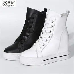 Hidden high heel sneakers 2025