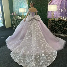 Glittrande lavendelprinsessan fjäril quinceanera klänningar med bågpärlor utanför axeln vestidos de 15 anos party prom klänning