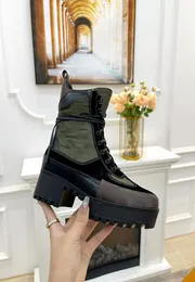 Stylish Women Laureate Platform Desert Boot Suede Leather Monograms Canvas Beige Dark Gray Winter horse Shoes Designer Luxury Fash8370754