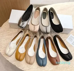 Tan Tabi Ballerina Flats Square Toe Cap Laiders Women’s Luxury Designers Calfskin Sole Fashion Dress Dress Shoes أحذية عالية الجودة حجم الأحذية