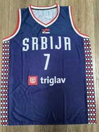 Das Basketballtrikot „Srbija 7 Bogdanovic“ kann mit jedem Namen und jeder Nummer individuell gestaltet werden