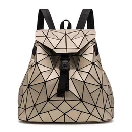 2020 New Women Hologram Backpack Geometric Backpacks Girls Travel Shoulder Bags For Women Totes Designer Luxury mochila mujer X052271s