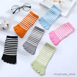 Barn Socks Kids Socks Multicolor Striped Children Cotton-Finger för 4-12 år Girls Girls Casual Sports Breattable Five-Toe Sock Clothes Stuff R231204