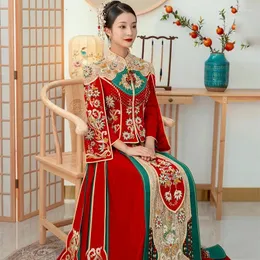 Etniska kläder 2023 Kinesisk traditionell tang kostym lyxig blommig broderi pärlor cheongsam brud bröllopsklänning toast set