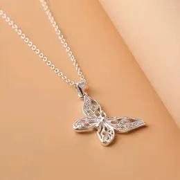 Pendant Necklaces CAOSHI Elegant Women's Insect Necklace Delicate Butterfly Jewelry For Engagement Ceremony Low-key Fashion Accessories