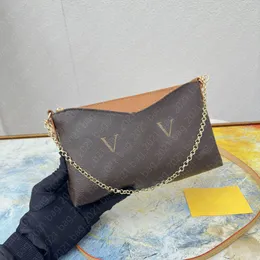 Yüksek kaliteli lüks tasarımcı moda mini debriyaj çanta zinciri crossbody çanta kabuk çanta kısa cüzdan deri kayış çift kayış kemer çantası çok amaçlı torba m41638