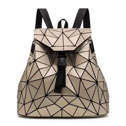 2020 New Women Hologram Backpack Geometric Backpacks Girls Travel Shoulder Bags For Women Totes Designer Luxury mochila mujer X0522957