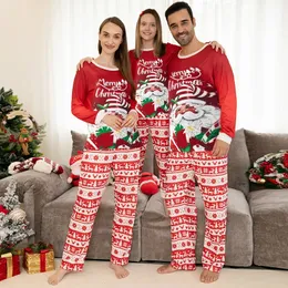 Familjmatchande kläder julkläder tryck Mor Fader barn Pyjamas Set Baby Romper Xmas Look Casual Loose Clothing Set 231204