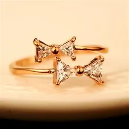 Koreańska marka projektant Cubic Zirconia Bowknot Ring Fashion Gold Splated Charms Pierścienie dla kobiet175b