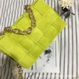 Bolsas de noche Tofu Velvet Bolsa de almohada tejida 2021 Metal Cadena de diseñador de lujo Mujeres Hombro Clutch Monederos y bolsos femeninos 2800