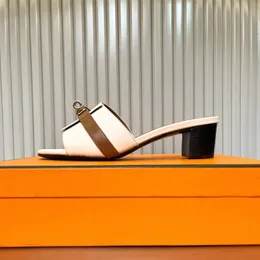 2023 Damen Sommer RubberDesigner Sandalen Orange Leder Slides Frauen Strand Hausschuhe Mode Scud Hausschuhe 3D Schriftart Indoor Schuhe 35-42 mit Box Staubbeutel