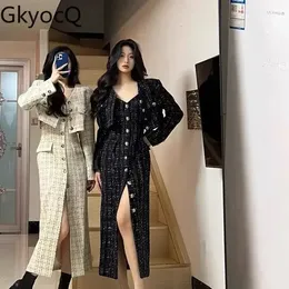 Tvådelad klänning GKYOCQ Luxury Tweed Set Fall och Winter Korean Chic liten parfym Kortjacka Halter Suit 231202