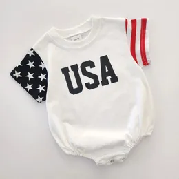 Rompers Summer Bor Baby Boys USA Letter Patch T Shirt Romper krótki rękaw Casual Toddler Girls 0 24m Jumpsuits 231204