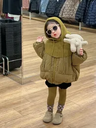 Kurtki dziewczyna parkas childrens 2023 Winter Korean Style Fashion dzianin stojak na stojak na kołnierz w dół bawełniany płaszcz dla dzieci