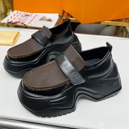 Sıradan Ayakkabı Kadınlar Kalın Tasarlanmış Tasarımcı Ayakkabı Seyahat Seyahat Dal Dantel Up Sneaker Cowhide Moda Lady Koşu Eğitmenleri Mektuplar Platform Süet Spor Sezunları Boyutu 35-41-42