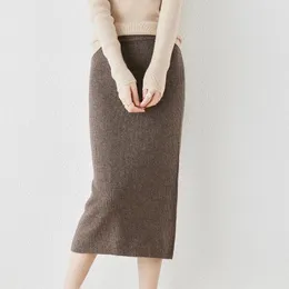 スカート2023秋と冬の女性暖かいメリノウールソフト汎用通勤編みストライプオーバーニースカート