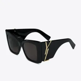 Partihandel lyxig designer kvinnors solglasögon logotyp y avancerad version uv skydd mode klassisk avslappnad solglasögon