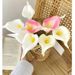 Dekoratif Çiçekler Simüle Çiçek Calla Lily Düğün eli için yapay ev dekorasyonu çiçek simülasyon bitkisi