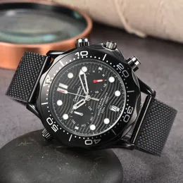 男性用オメグの腕時計2024新しいメンズウォッチすべてのダイヤルワーククォーツウォッチ高品質の高級ブランドクロノグラフ時計時計ステンレススチールウォッチバンドオメガ-A16