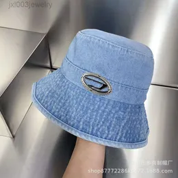 Disel Hat النسخة الكورية من INS Denim Metal D-Letter Fisherman Hat قبعة Deisel تنوع للنساء في الربيع والخريف من أشعة الشمس المألوفة قبعة الصيف العصرية