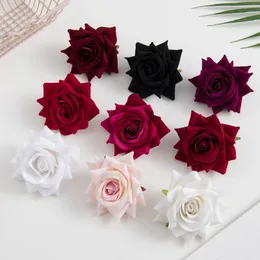 Dekoratif çiçek çelenkler 100pcs ipek kırmızı güller kafa sahte not defteri gelin korsaj aksesuarları açıklık düğün ev dekor diy hediyeler yapay çiçekler 231205