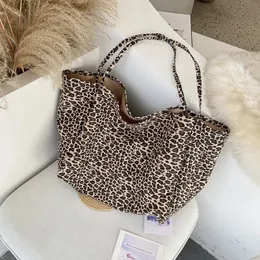 Sacos de noite Grande capacidade leopardo impressão tote bolsa bolsa feminina mulheres moda casual compras eco amigável bolsa de ombro 231205