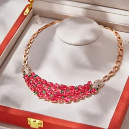 Designer-Kollektion, Schlangen-Halskette, Damen-Dame, Inlay-Diamant, rote Perlen, doppelter Schlangen-Anhänger, plattiert, roségoldfarbene Kette, Dinner-Party-Schmuck