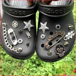 Metallo Punk Croc Charms Designer Vintage Pin Rivetto Catena Decorazione di scarpe Zoccoli Bambini Ragazzi Donne Ragazze Regali Fascino per CROC Jibbi218k